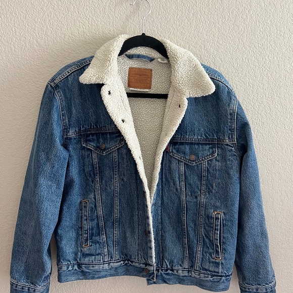 Levi’s Sherpa Jean Jacket - Picture 1 of 6
